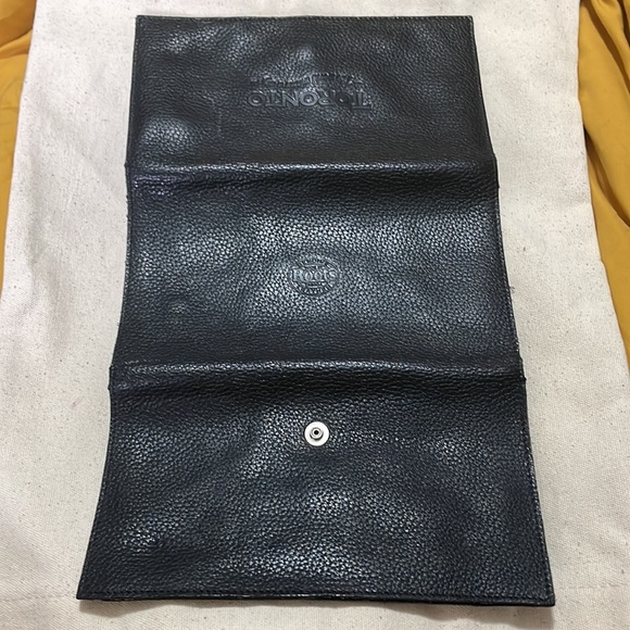 Vintage Roots Toronto Black Leather Wallet - Picture 7 of 8